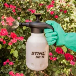 STIHL SG 11 1.5 L Hand Held Sprayer -Toro Shop 40d0e951 6a3f 453a 9322 90173578f2dc