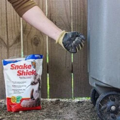 Safer Brand Snake Shield Animal Repellent Granules For Snakes 4 Lb -Toro Shop 4c266a5e 2850 43a9 ba16 e08cb43e8573