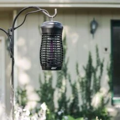 PIC Outdoor Insect Zapper 1/4 Acre 15 W -Toro Shop 534f2bb3 04e4 4745 9df1 1bbc6fc48897