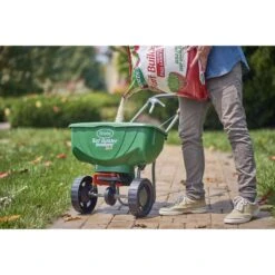 Scotts Turf Builder WinterGuard Fall Lawn Food For All Grasses 15000 Sq Ft -Toro Shop 5c614e44 f4f4 4b8b b063 9e9066ec7f43