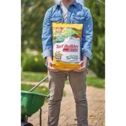 Scotts Turf Builder WinterGuard Fall Lawn Fertilizer For Multiple Grass Types 5000 Sq Ft -Toro Shop 94119b27 b2b4 4729 a9a6 72cf5933d922