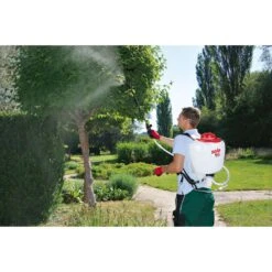 Solo 4 Gal Sprayer Backpack Sprayer -Toro Shop 99077a46 77d5 44e9 beae f367e711d147