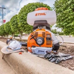 STIHL SR 430 58 Oz Mister/Sprayer Backpack Sprayer -Toro Shop e16e6fff 1bc4 4f1b 8264 628571700e4b